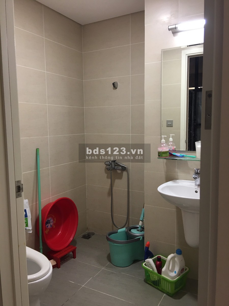 Cho thuê phòng 18m2 trong CC Luxgarden Q7