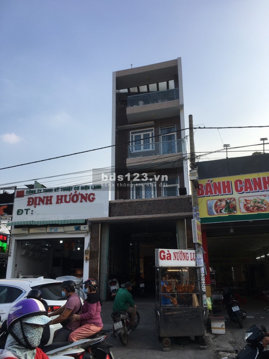 MT đ.Cây Trâm gần cv.Làng Hoa dân cư đông đúc