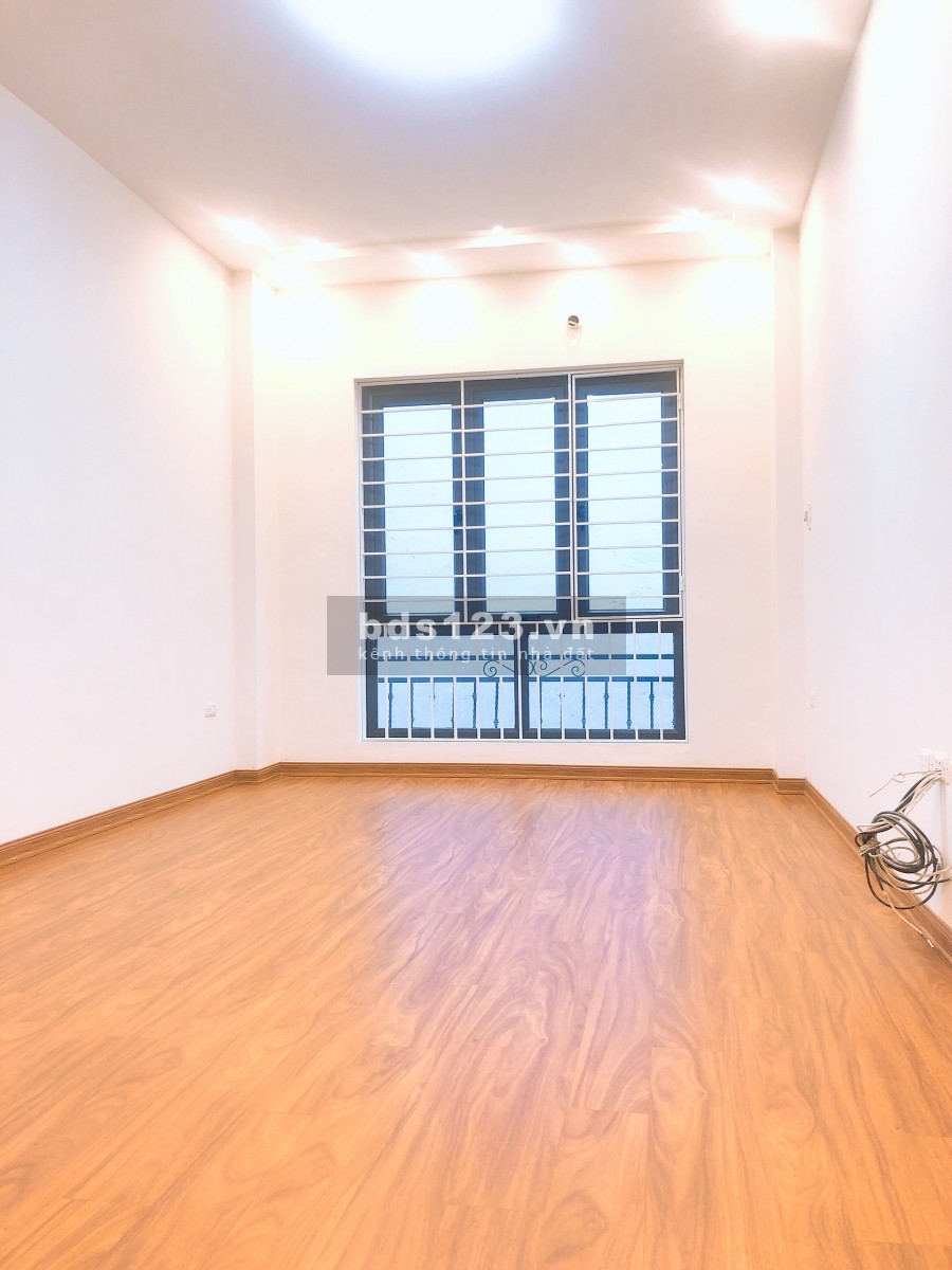 BÁN NHÀ NGỌC LÂM 31M x 5 TẦNG NGÕ Ô TÔ CON ĐI ĐƯỢC [2.9 TỶ]