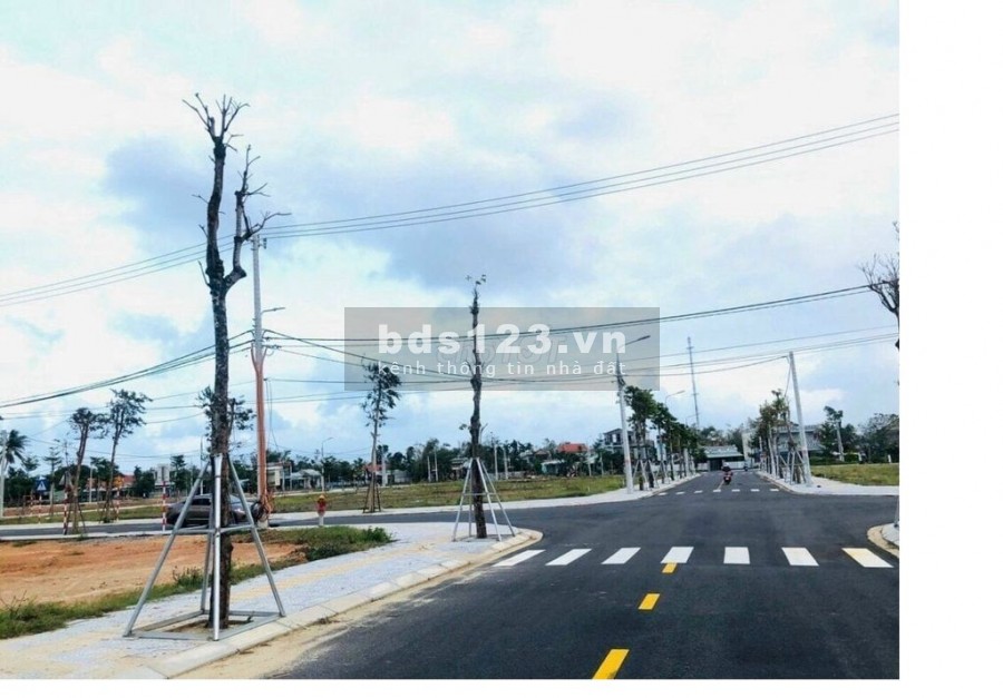 Lô góc ngã 4 siêu đẹp tại Trạm Thu Phí kinh doanh gì cũng OK !