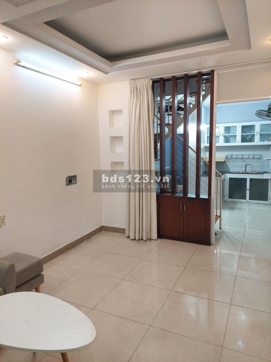 NHÀ THUÊ P8 Q10, 4PN, 3WC. 1 TR, 2L, ST, 15TR DT 120M2