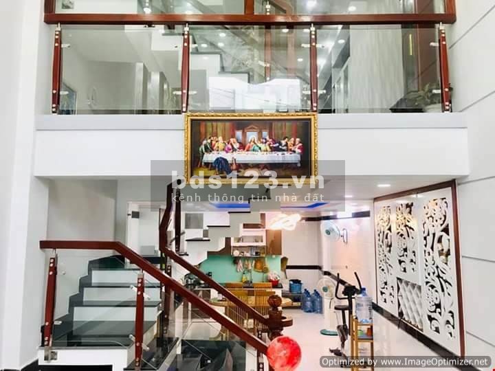Bán nhà đường, Hoàng Văn Thụ, Tân Bình, 4x8m, 3 lầu giá chỉ 3 tỷ 650