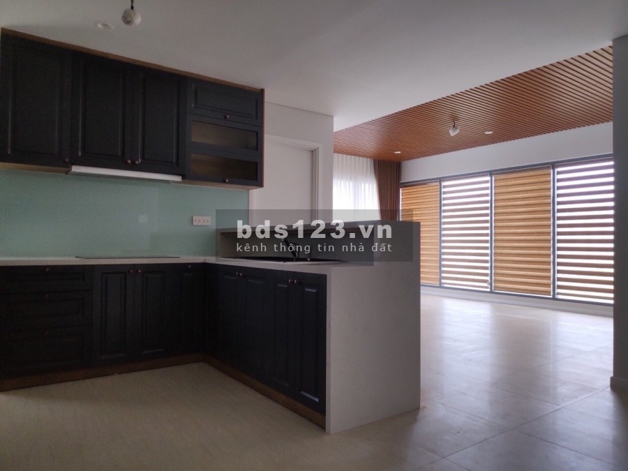 Vợ chồng anh chị em cần bán căn 3PN, Đảo Kim Cương, DT 118m2, NT CĐT, giá chỉ 8 tỷ 2. LH 0937835266