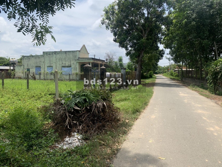 Chính chủ cần bán gấp căn Biệt Thự Vườn giá cực rẻ, ngay Trung Tâm Huyện Củ Chi