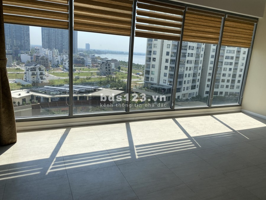 Vợ chồng anh chị em cần bán căn 3PN, Đảo Kim Cương, DT 118m2, NT CĐT, giá chỉ 8 tỷ 2. LH 0937835266