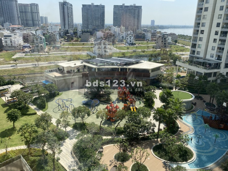 Vợ chồng anh chị em cần bán căn 3PN, Đảo Kim Cương, DT 118m2, NT CĐT, giá chỉ 8 tỷ 2. LH 0937835266