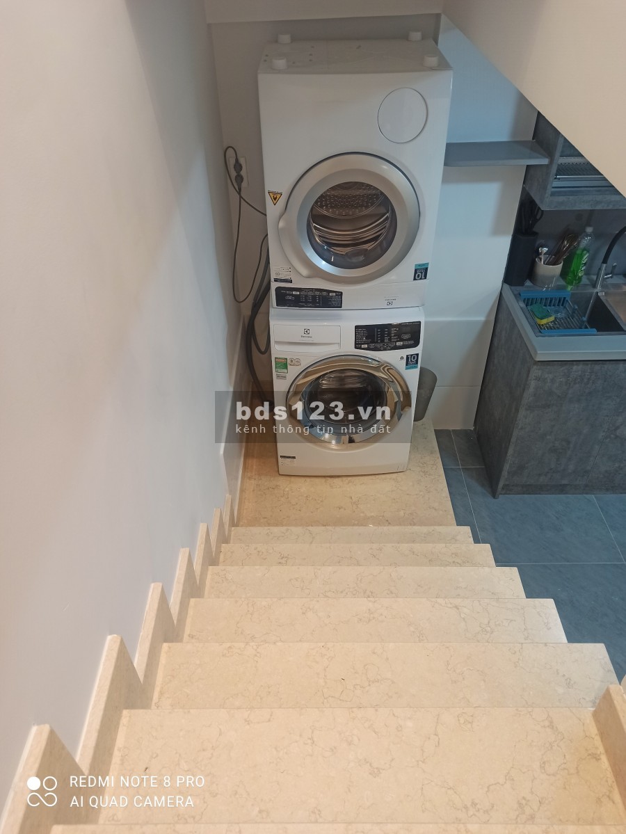 HÌNH THẬT 100% Nhà 2 tầng hẻm xe tải 40m2 4mx10m Hoàng Diệu Phường 6 Quận 4 giá 4 tỷ 2