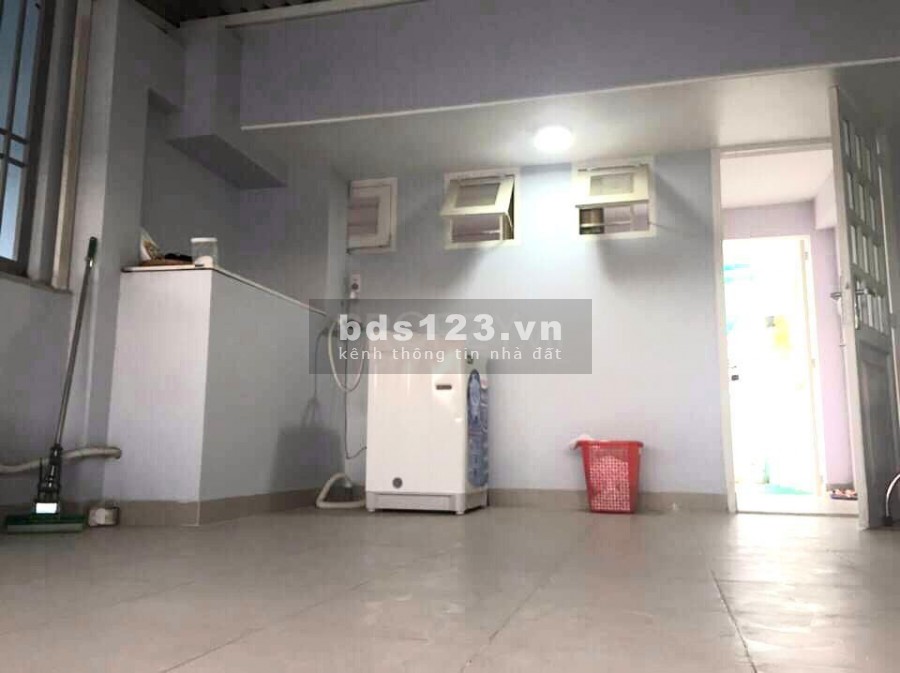 Cho thuê nhà nguyên căn Quận 8 , 3PN 2WC , MT 12m Bông Sao