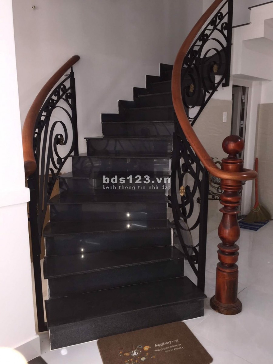 Nhà đẹp nội thất mới Điện Biên Phủ ngay Đại học Hồng Bàng cách quận 1 chỉ 200m