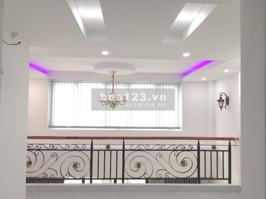 Nhà đẹp nội thất mới Điện Biên Phủ ngay Đại học Hồng Bàng cách quận 1 chỉ 200m
