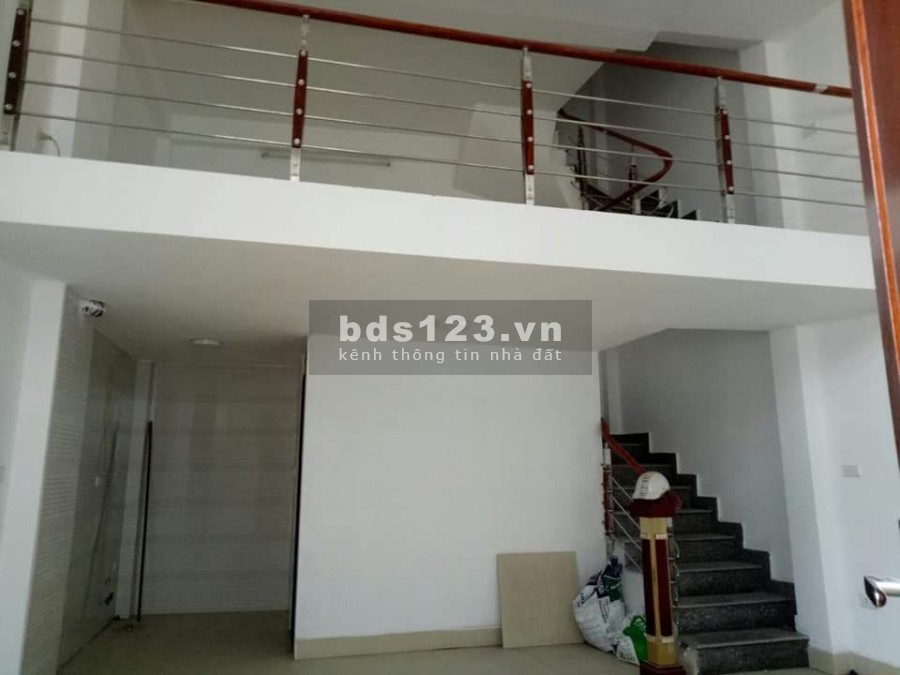 Bán nhà ngõ 90 ngách 78 Gia Quất, dt 38 m2, 3.5 tầng, mới đẹp, giá 1.98 tỷ
