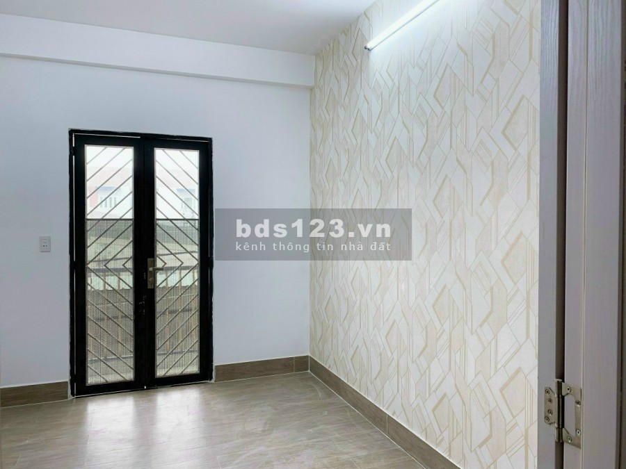 NHÀ ĐẸP DÃ MAN, GẦN CHỢ + GẦN SÔNG SÀI GÒN CHỈ CÒN 1 CĂN DUY NHẤT NHA!Mặt tiền đường thạnh lộc 56 Q12