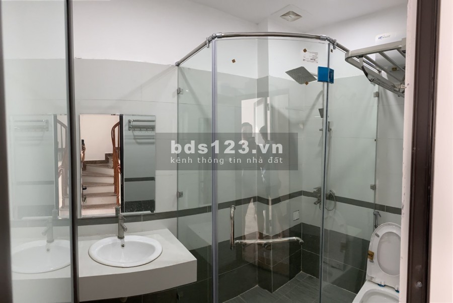 Bán nhà đẹp PL mới xây ngõ 896 Nguyễn Khoái 35m2 x 5 tầng giá 3,1 tỷ