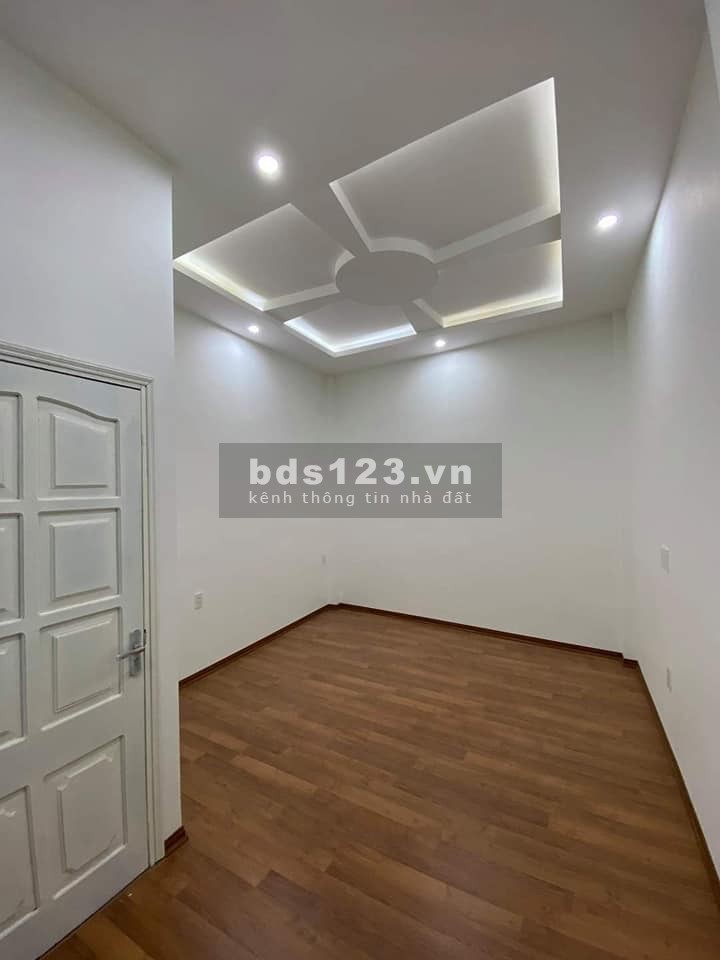 Có 1 0 2 Yên Lãng, đẹp ở ngay, nông 3 gác 2.45 tỷ