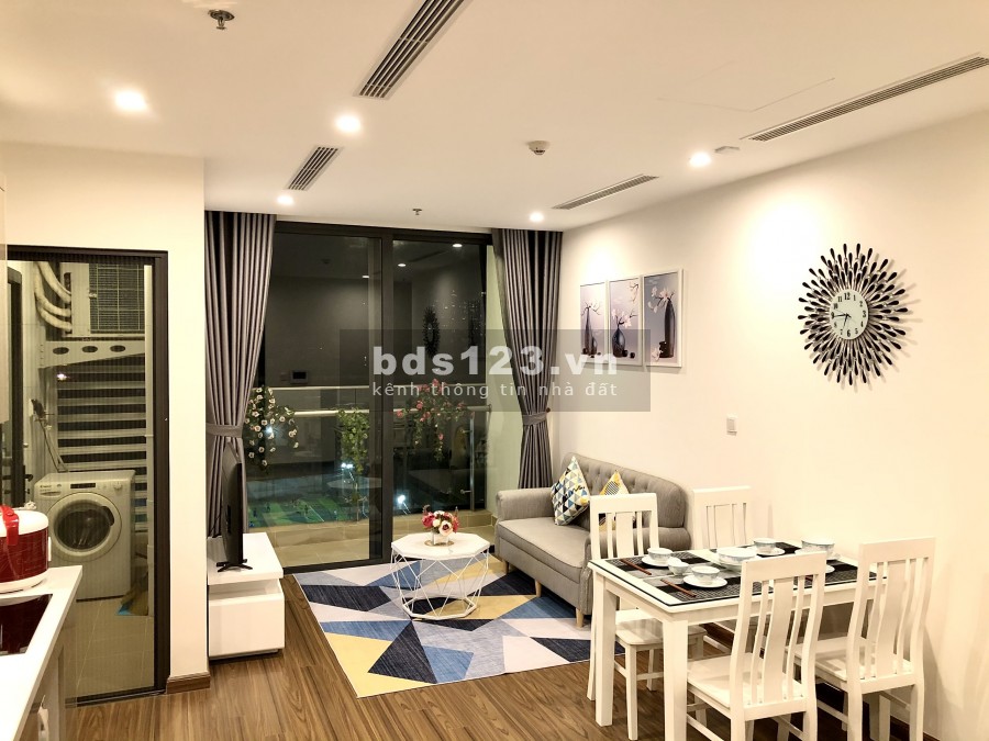 Cho thuê căn hộ 2PN - DT 72m2 nội thất cơ bản và full đồ giá rẻ nhất Vinhomes West Point Phạm Hùng