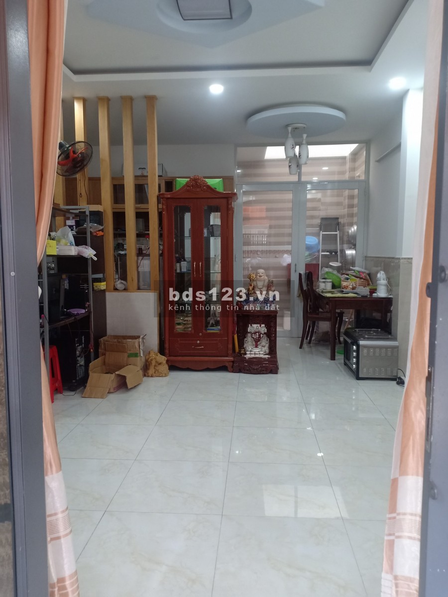 BÁN CĂN NHÀ 30M2, 2.5 TỶ, LẠC LONG QUÂN, TÂN BÌNH