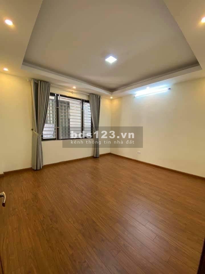 Bán nhà riêng tại Lê Trọng Tấn, 4 tầng 31m2 giá 2.82 tỷ