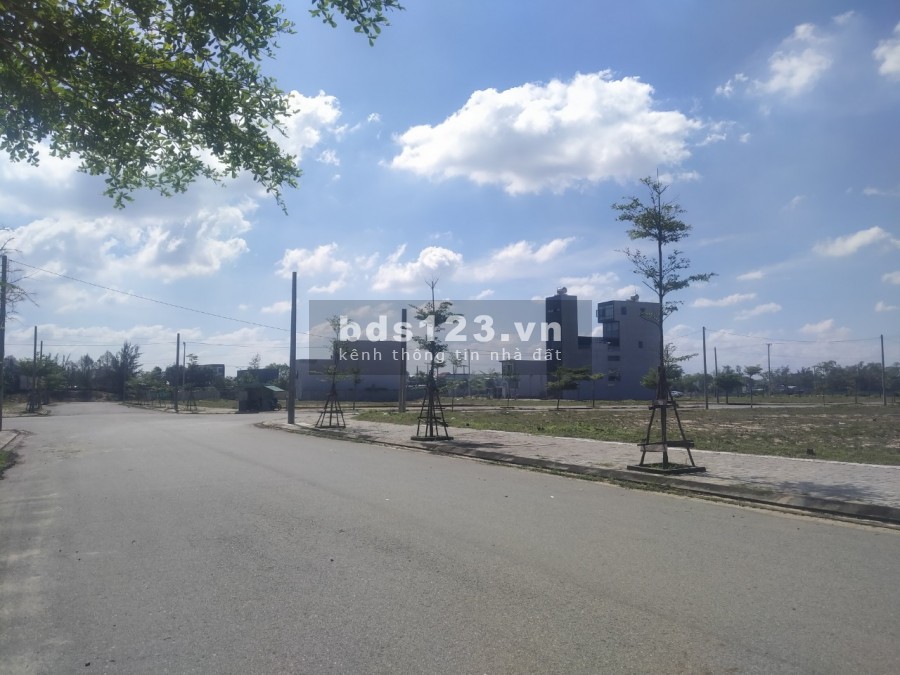 Chính chủ cần bán nhanh 110mv đất nền giá rẻ khu đô thị Ngọc Dương Riverside.