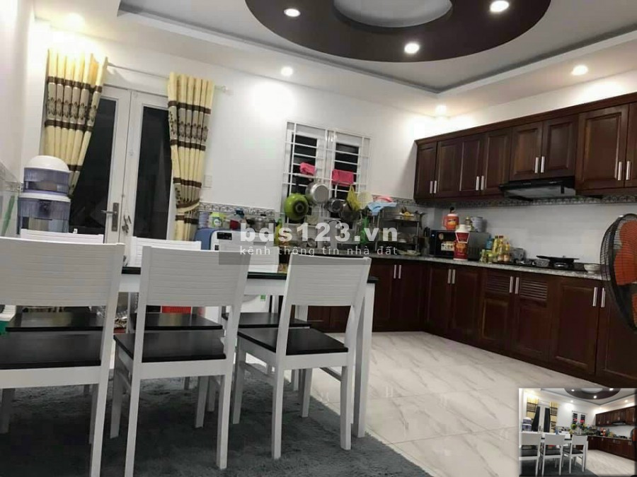 Bán nhà Gò Vấp Dương Quảng Hàm, nhà 3 tầng, 71m2, giá 5 tỷ 750 triệu. LH: 0866067089.