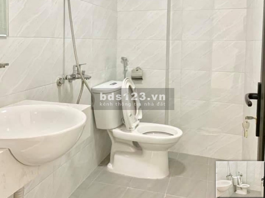 Bán nhà Gò Vấp Dương Quảng Hàm, nhà 3 tầng, 71m2, giá 5 tỷ 750 triệu. LH: 0866067089.