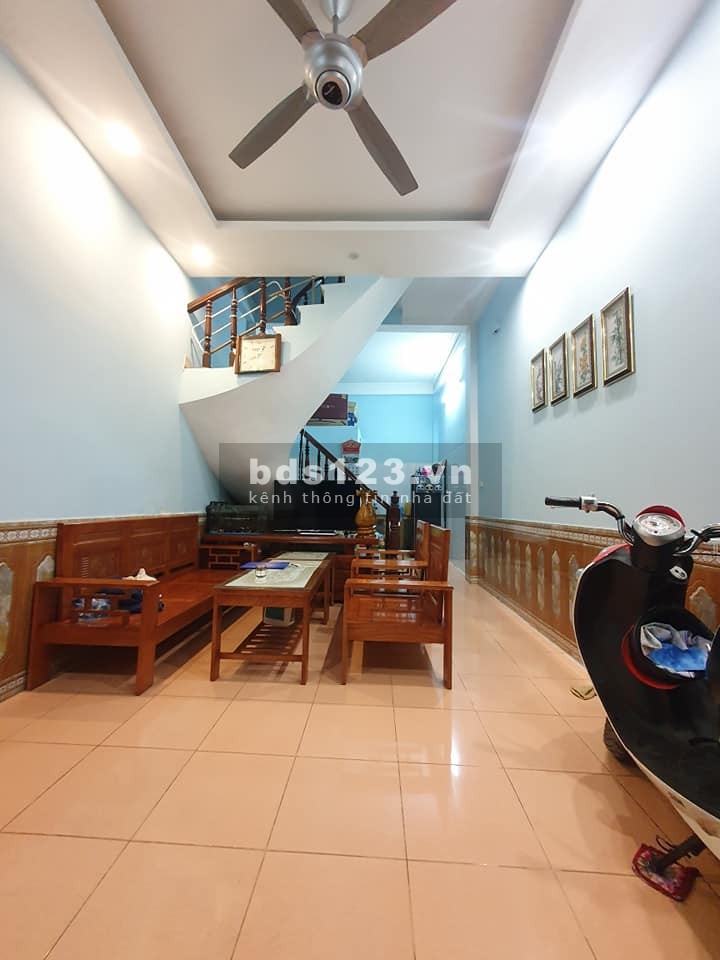 Bán nhà Q. Thanh Xuân 35m2 ngõ ba gác tránh 3 ngủ tặng nội thất nhỉnh 2 tỷ