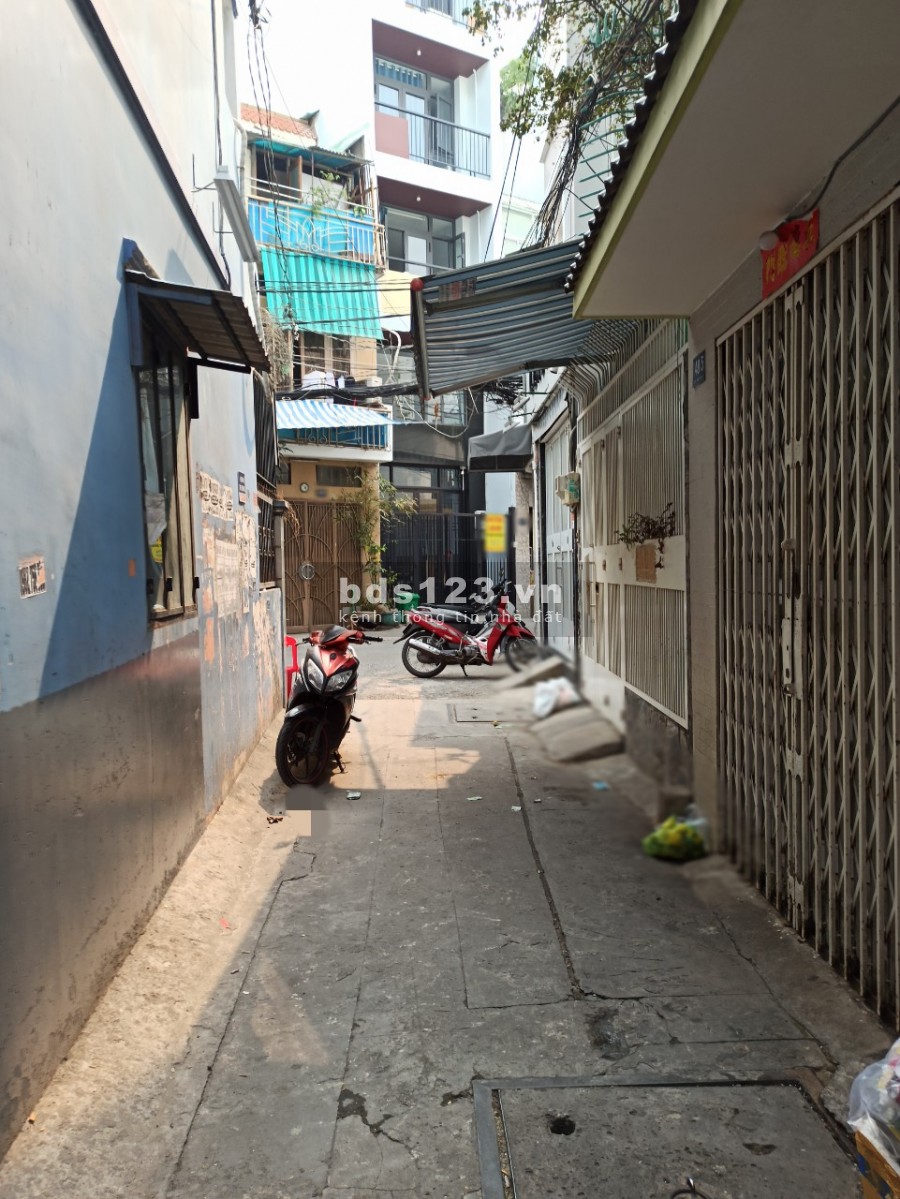 Cho thuê nhà nguyên căn 1 trệt 2 lầu, đường Duy Tân, P. 15, Phú Nhuận, cách MT 10m. Giá 10 tr