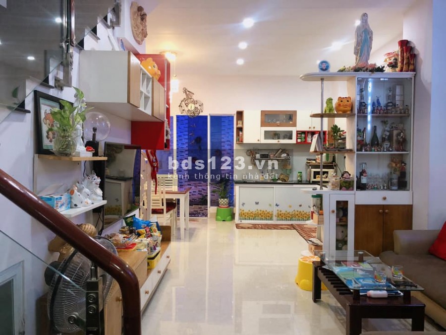 Nhà đẹp đón TẾT. CMT8 Quận 10 dt 57m2, 3 PN chỉ 4.8 tỷ