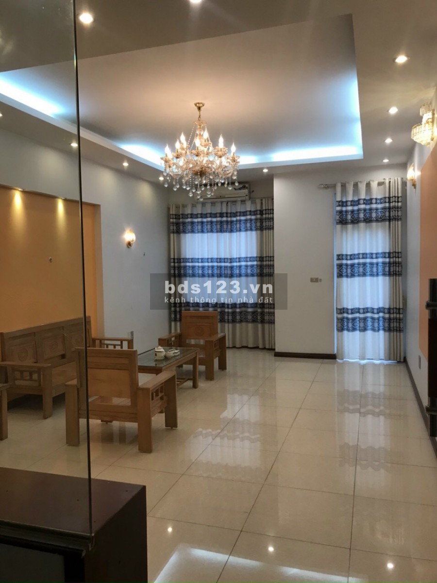 Bán nhà 3 tầng mặt phố Thượng Đạt, Tứ Minh, 74.25m2, mt 4.5m, 3.3 tỷ, vị trí đẹp