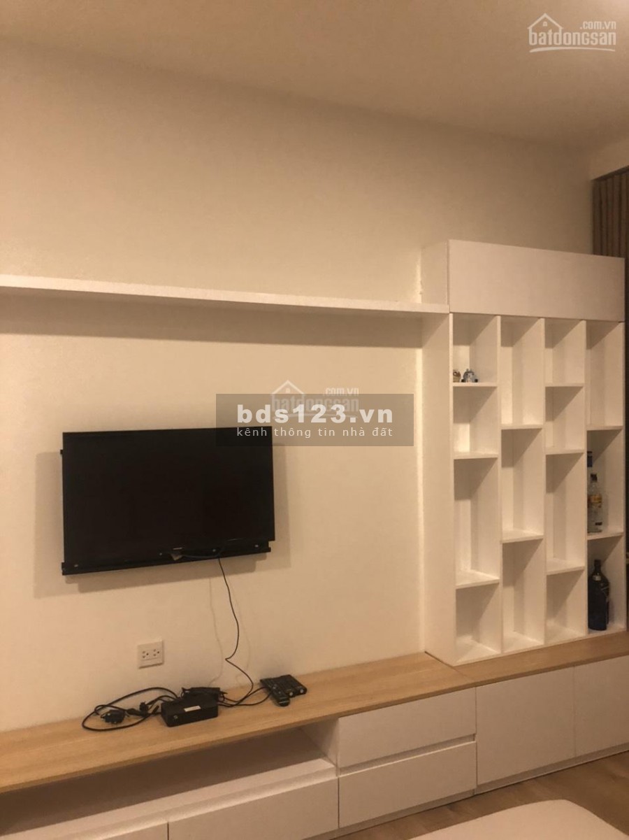 Harmona Trương Công Định cần cho thuê căn hộ 80m2, 2 PN sàn gỗ, giá 10 triệu/tháng, LHCC