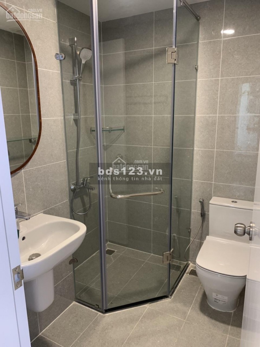 Căn hộ 2 PN, 2 WC cần cho thuê giá 10 triệu/tháng, có sẵn đồ dùng, cc The Harmona, tầng cao, không bị che chắn