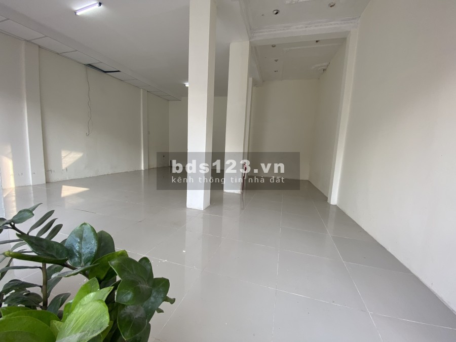MẶT TIỀN VÕ THÀNH TRANG, 7X15, MỚI XÂY CÓ 30 PHÒNG TRỌ FULL KHÁCH PHÍA TRÊN. KINH DOANH TỰ DO.
