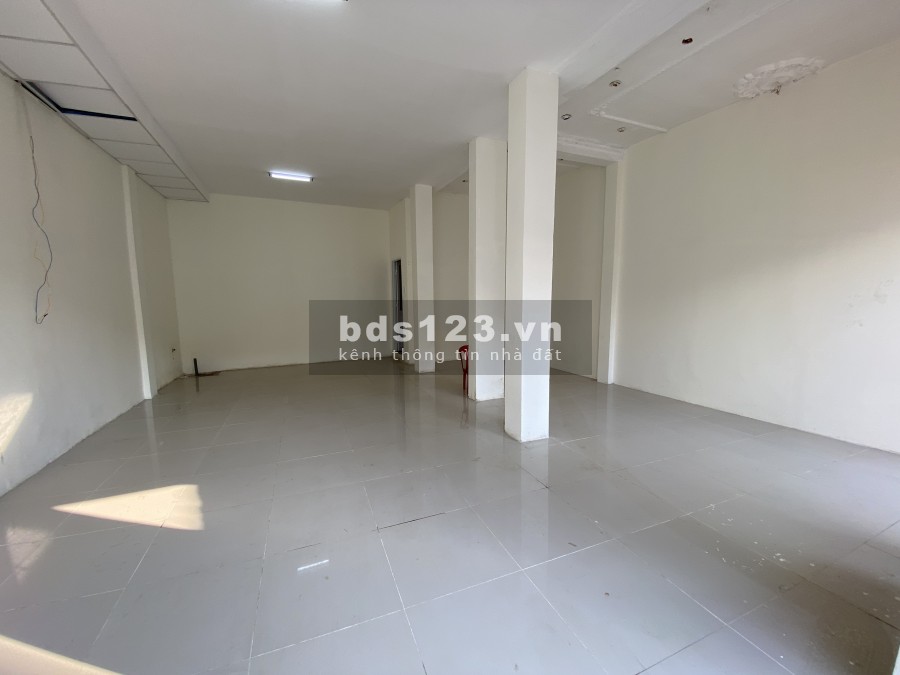 MẶT TIỀN VÕ THÀNH TRANG, 7X15, MỚI XÂY CÓ 30 PHÒNG TRỌ FULL KHÁCH PHÍA TRÊN. KINH DOANH TỰ DO.