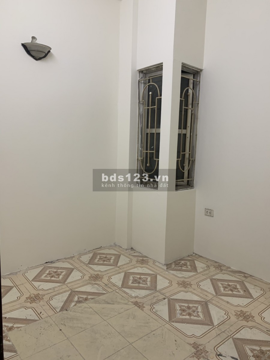 Chính chủ cho thuê nhà nguyên căn 4 tầng có 5 phòng ngủ, 3 wc, 1 khách, 1 bếp, 1 sân phới có mái che