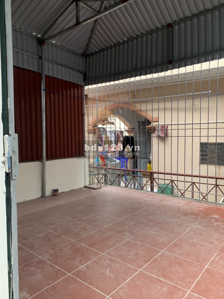 Chính chủ cho thuê nhà nguyên căn 4 tầng có 5 phòng ngủ, 3 wc, 1 khách, 1 bếp, 1 sân phới có mái che