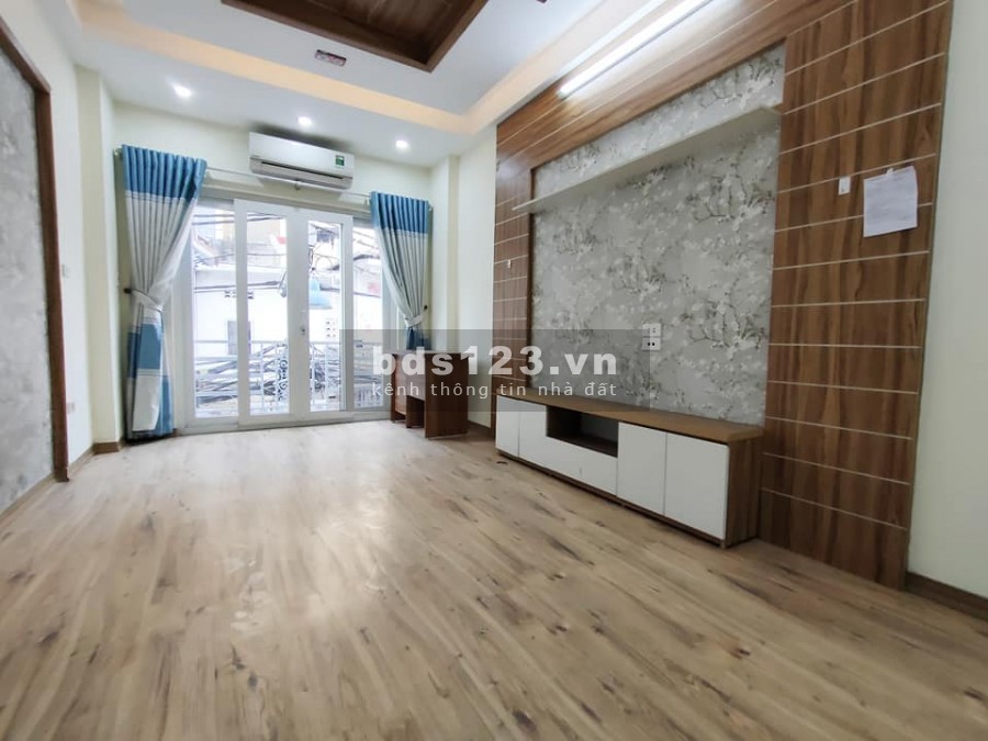 Hiếm. Nhà đẹp, lô góc, kinh doanh phố Tân Mai, dt 37m nhỉnh 3 tỷ