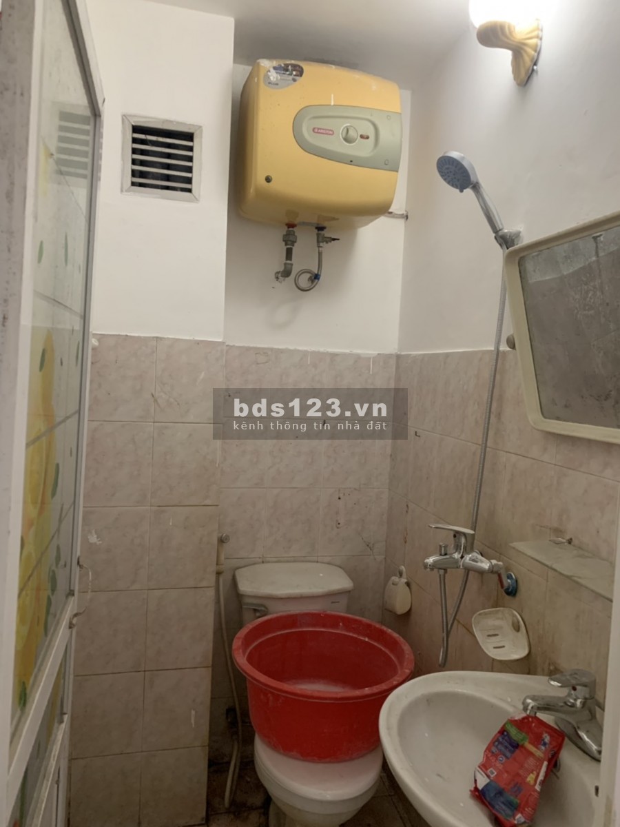 Chính chủ cho thuê nhà nguyên căn 4 tầng có 5 phòng ngủ, 3 wc, 1 khách, 1 bếp, 1 sân phới có mái che