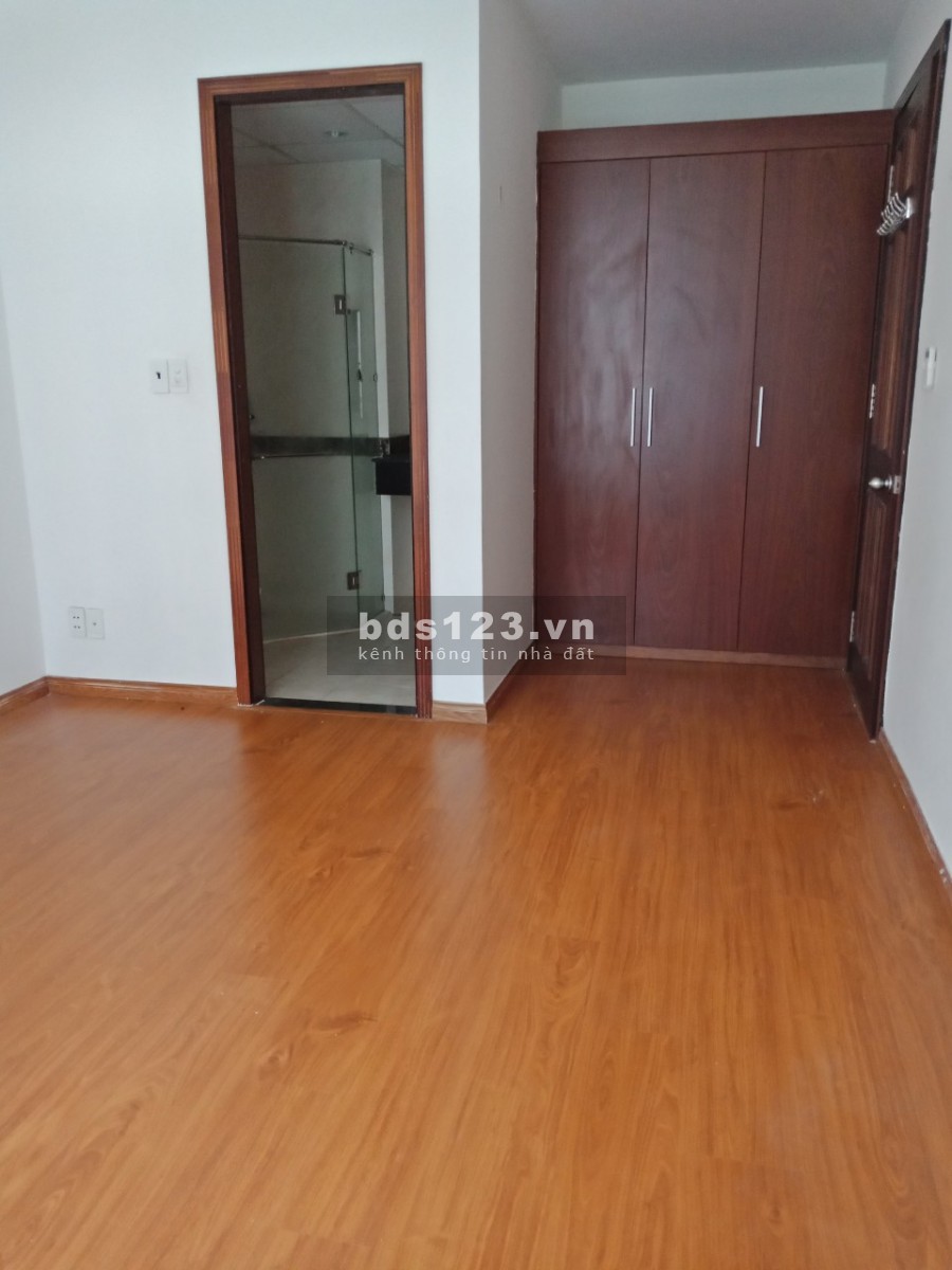 Cần cho thuê nhanh căn hộ Giai Việt Quận 8. Trước tết miễn trung gian giá rẻ. 78m2, 2pn, 2wc Nhà có rèm, tủ quần áo. Giá 7.5tr/th