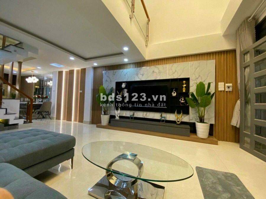 Nhà đẹp giá đẹp, 1 trệt 1 lửng 3 lầu SHR