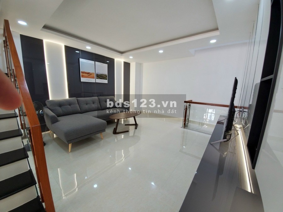 Nhà đẹp giá đẹp, 1 trệt 1 lửng 3 lầu SHR