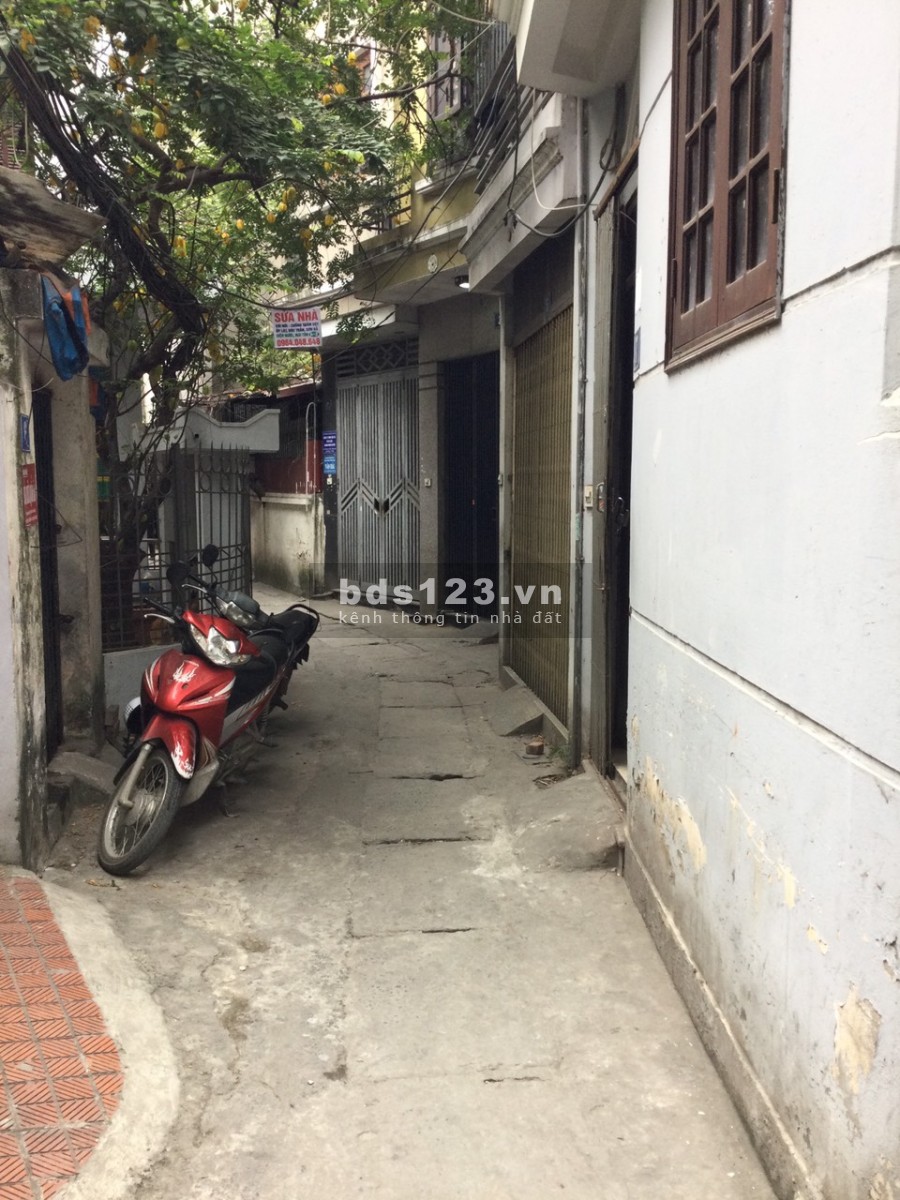 Cho thuê nhà riêng trong ngõ 48 Nguyễn Khánh Toàn, DT 45m2x3 tầng Giá 9tr/th LH 0984 138 426