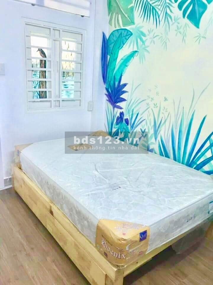 Bán gấp nhà khu phố Bùi Viện 3 tầng 3x9m 4.7 tỷ Quận 1. 0986775153