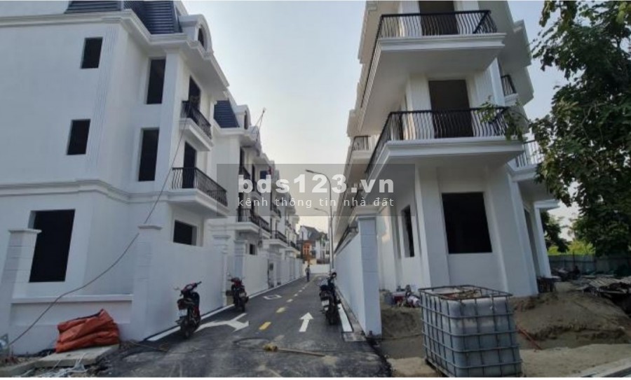 SHOPHOUSE, 2 lÔ VIP LONG BIÊN,132M và 101M