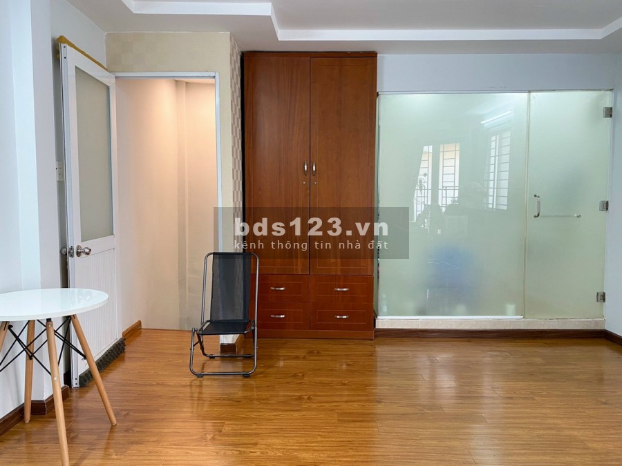 Bán nhà đẹp 3 tầng dt 28m2 hẻm 235 Nam Kỳ Khởi Nghĩa, P7, Q3, giá 3.75 tỷ