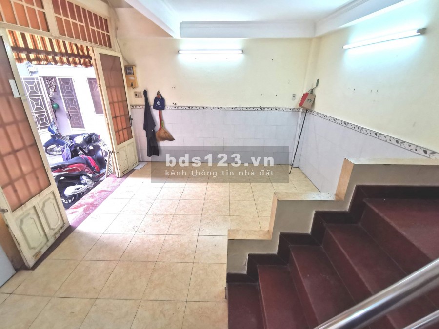 Bán gấp nhà HXH Nguyễn Văn Đậu 3 tầng 70m2, ngang 6 m, giá chỉ hơn 3 tỷ