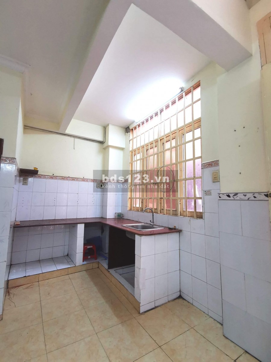 Bán gấp nhà HXH Nguyễn Văn Đậu 3 tầng 70m2, ngang 6 m, giá chỉ hơn 3 tỷ