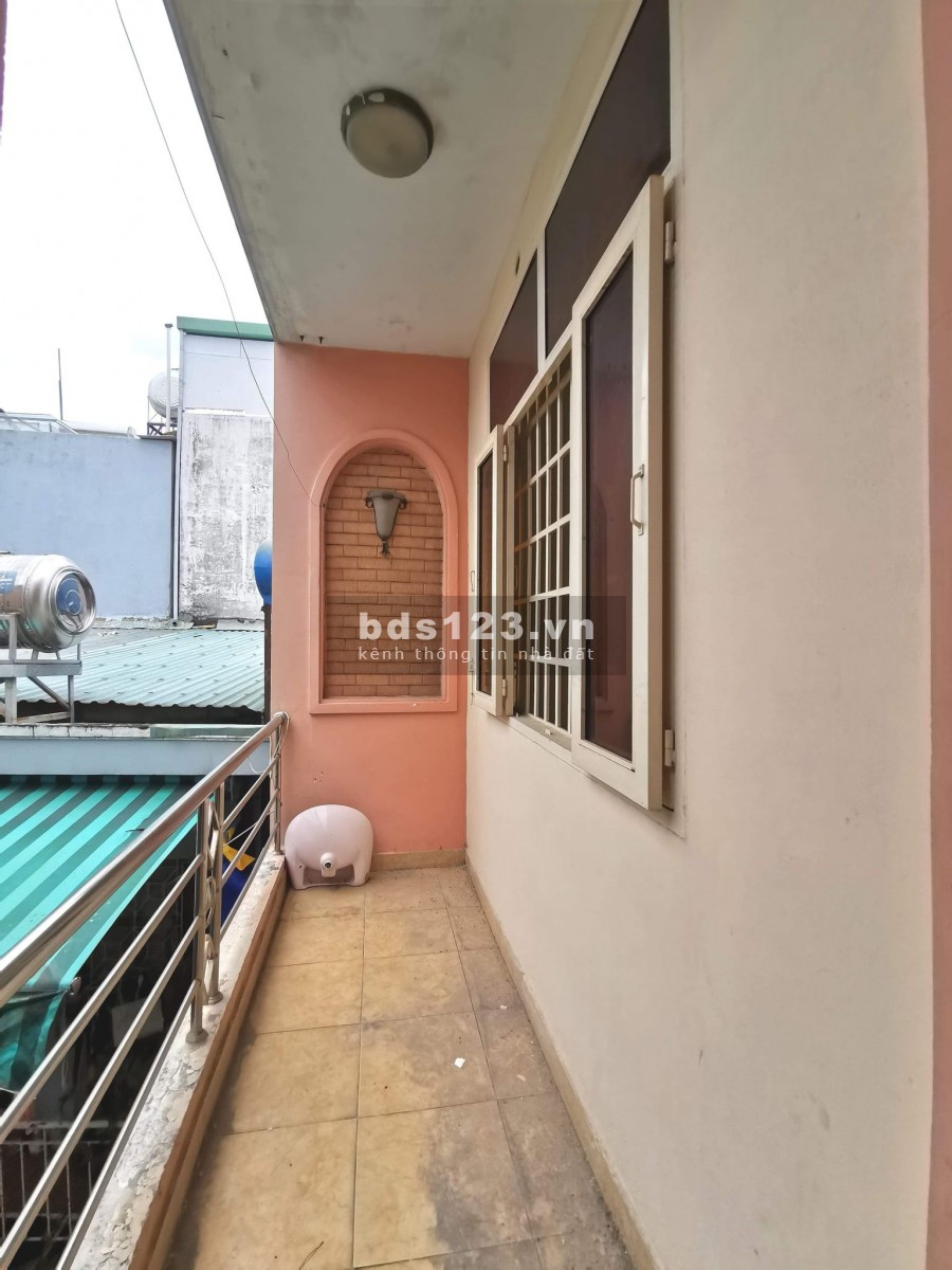 Bán gấp nhà HXH Nguyễn Văn Đậu 3 tầng 70m2, ngang 6 m, giá chỉ hơn 3 tỷ