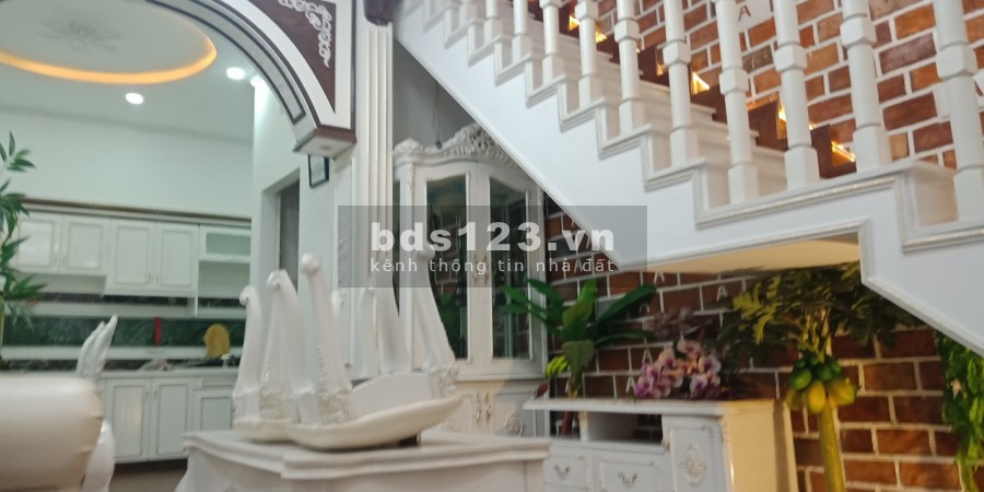 Nhà Đẹp Hẻm Đẹp Phan Huy Ích Hxh P 14 Gò Vấp dt 40m2 giá 3.85 tỷ