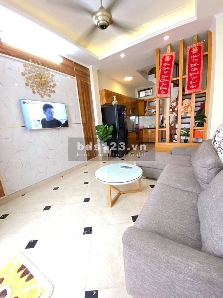 HIẾM 1 0 2 Nguyễn Khang 36mx5t nhà đẹp,ngõ đẹp, ở + KD nhỉnh 3 tỷ.