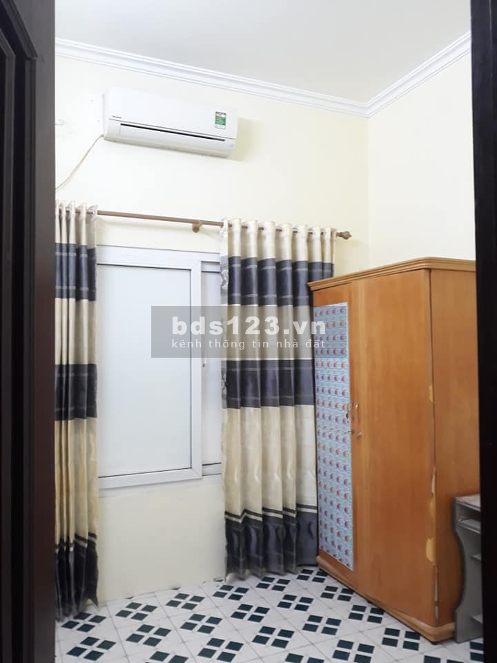 Bán nhà phố Thái Thịnh, cách đường ô tô 20 m,4 tầng, 2.95 tỷ.