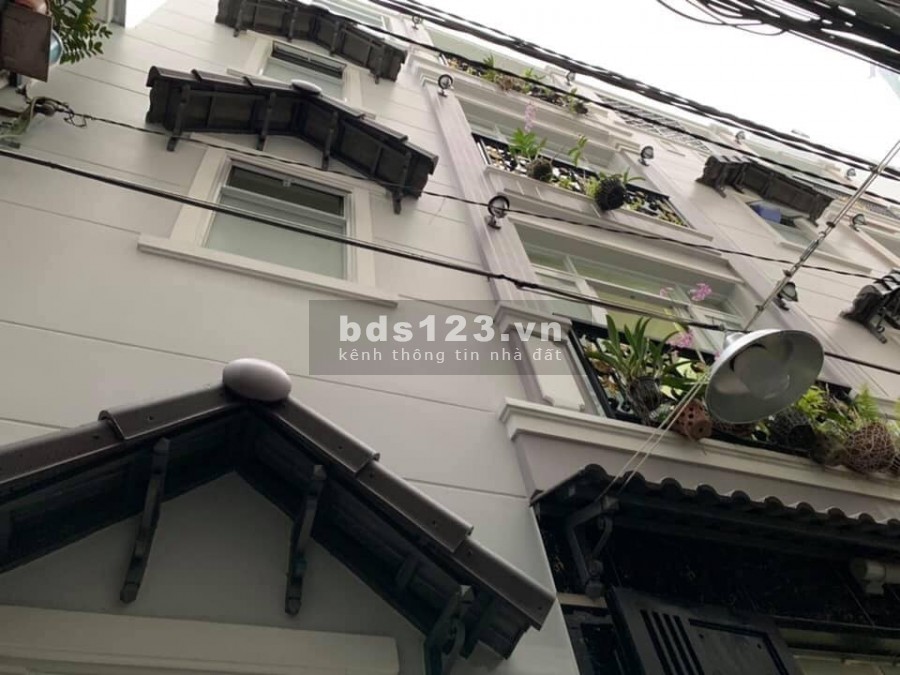 Bán nhà HXH Nguyễn Văn Trỗi, P 12, Phú Nhuận, DT 30m, 4 tầng, ngang 6x5 giá 5,4 tỷ.